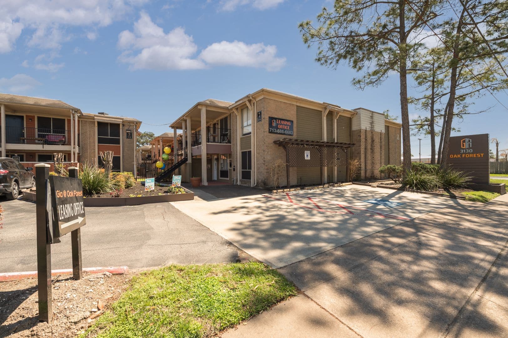 Houston Apartment: 3130 Mangum Rd
