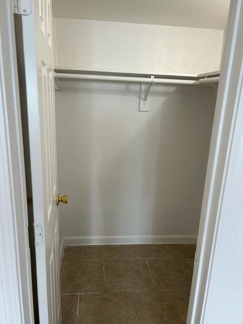 Houston Apartment: 7429 Long Point Drive
