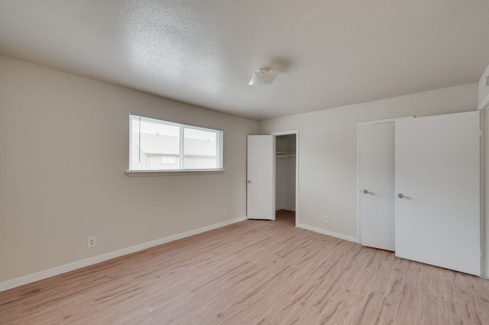 Houston Apartment: 1521 Sherwood Forest