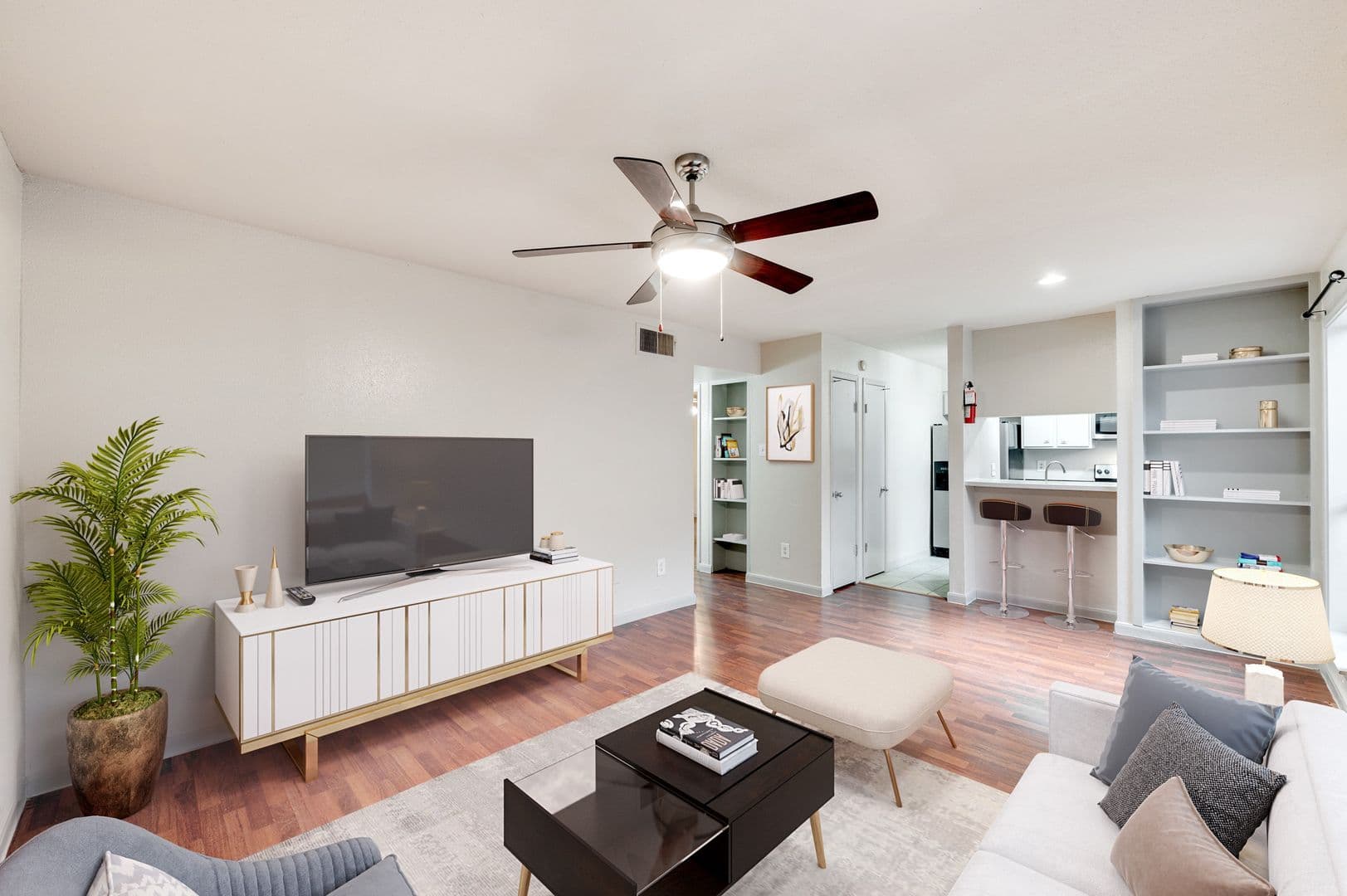 Houston Apartment: 10010 West Park Dr.