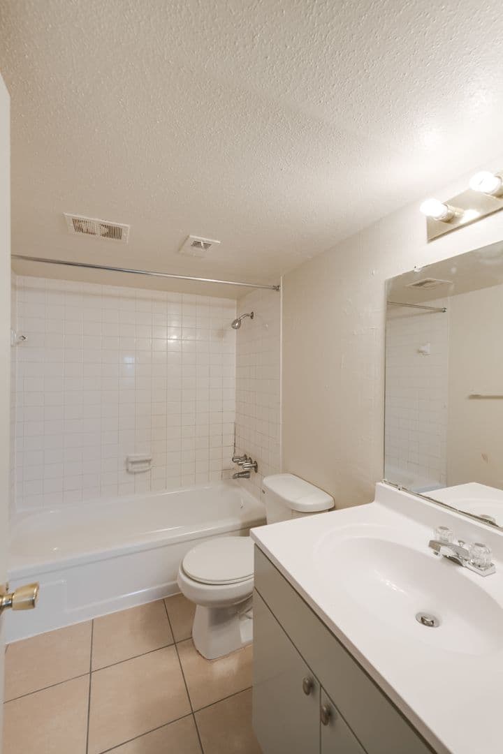 Houston Apartment: 6655 Dashwood & 6711 Atwell Dr