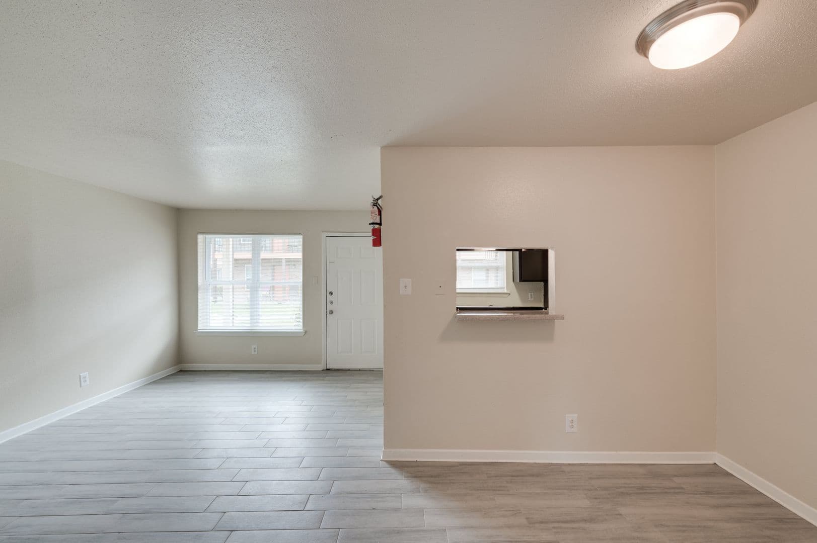 Houston Apartment: 1521 Sherwood Forest