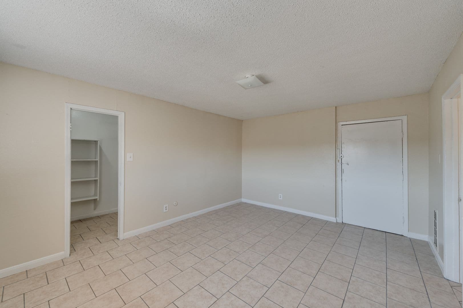 Houston Apartment: 6120 Bellaire Blvd.