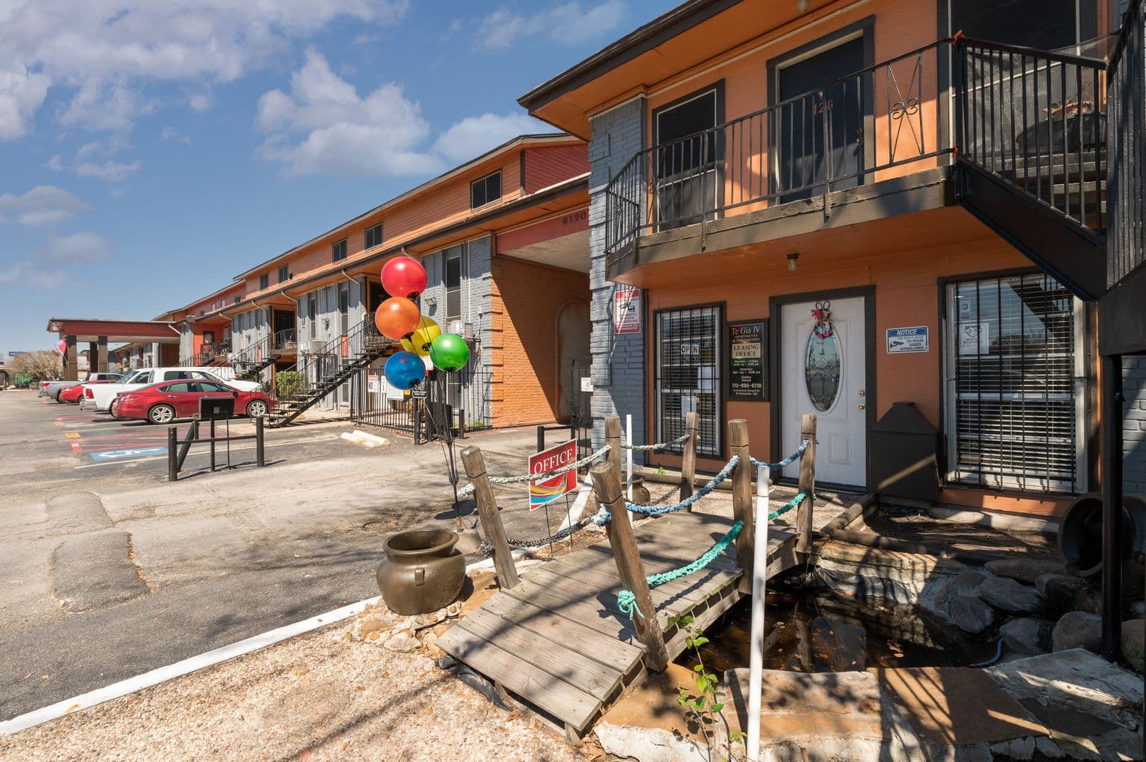Houston Apartment: 6120 Bellaire Blvd.