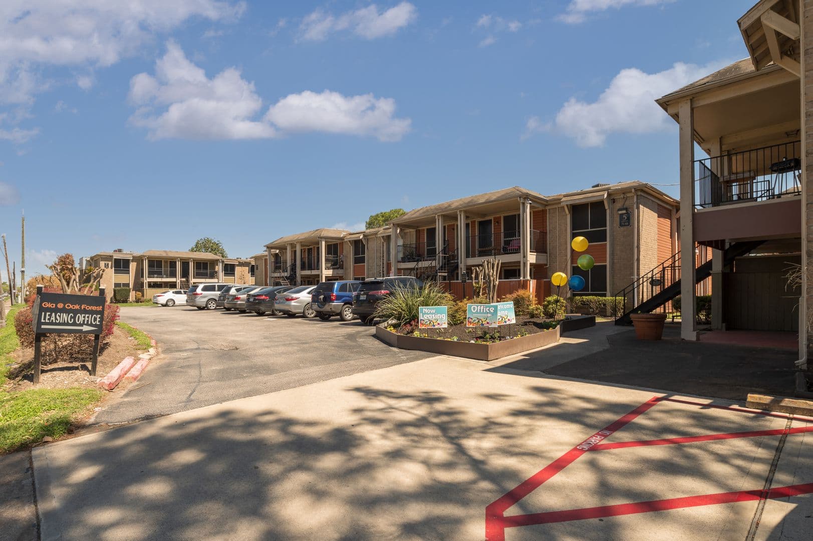 Houston Apartment: 3130 Mangum Rd