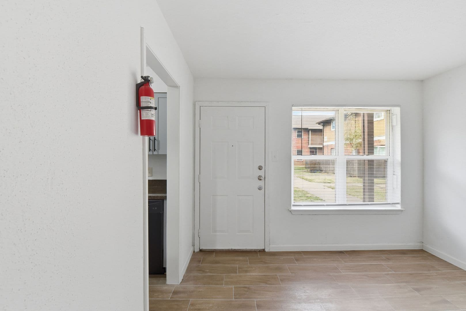 Houston Apartment: 1521 Sherwood Forest