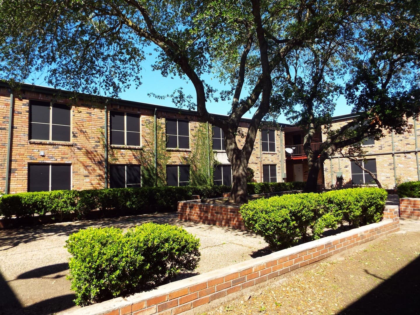 Houston Apartment: 6655 Dashwood & 6711 Atwell Dr