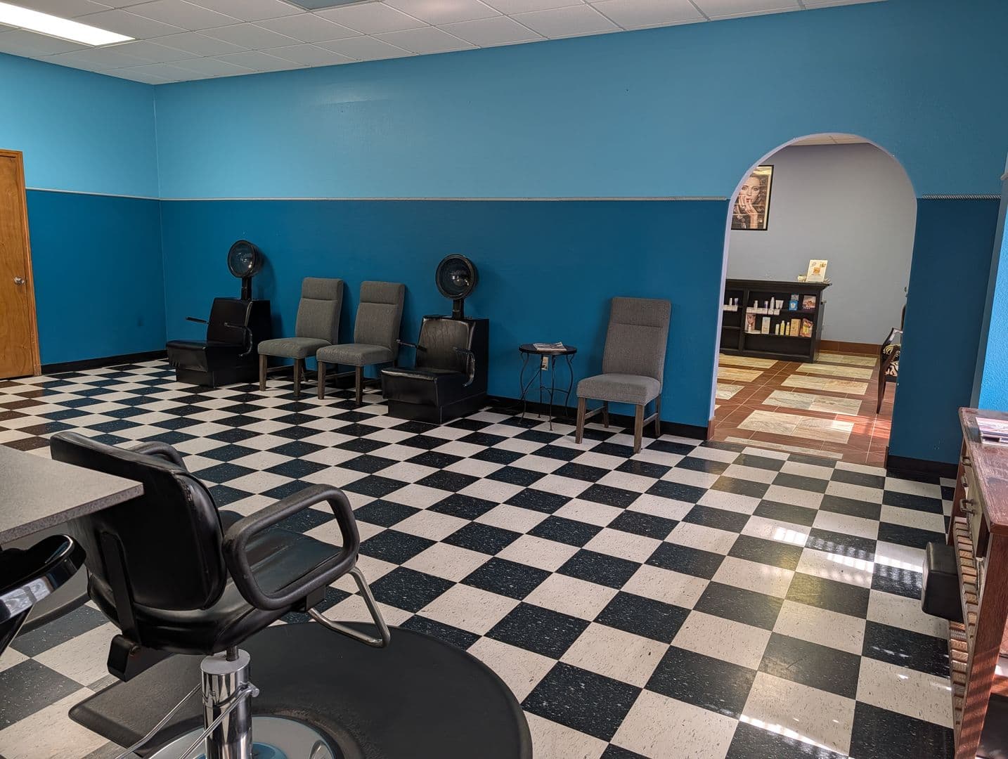 Pryor Apartment: 307 S Adair St