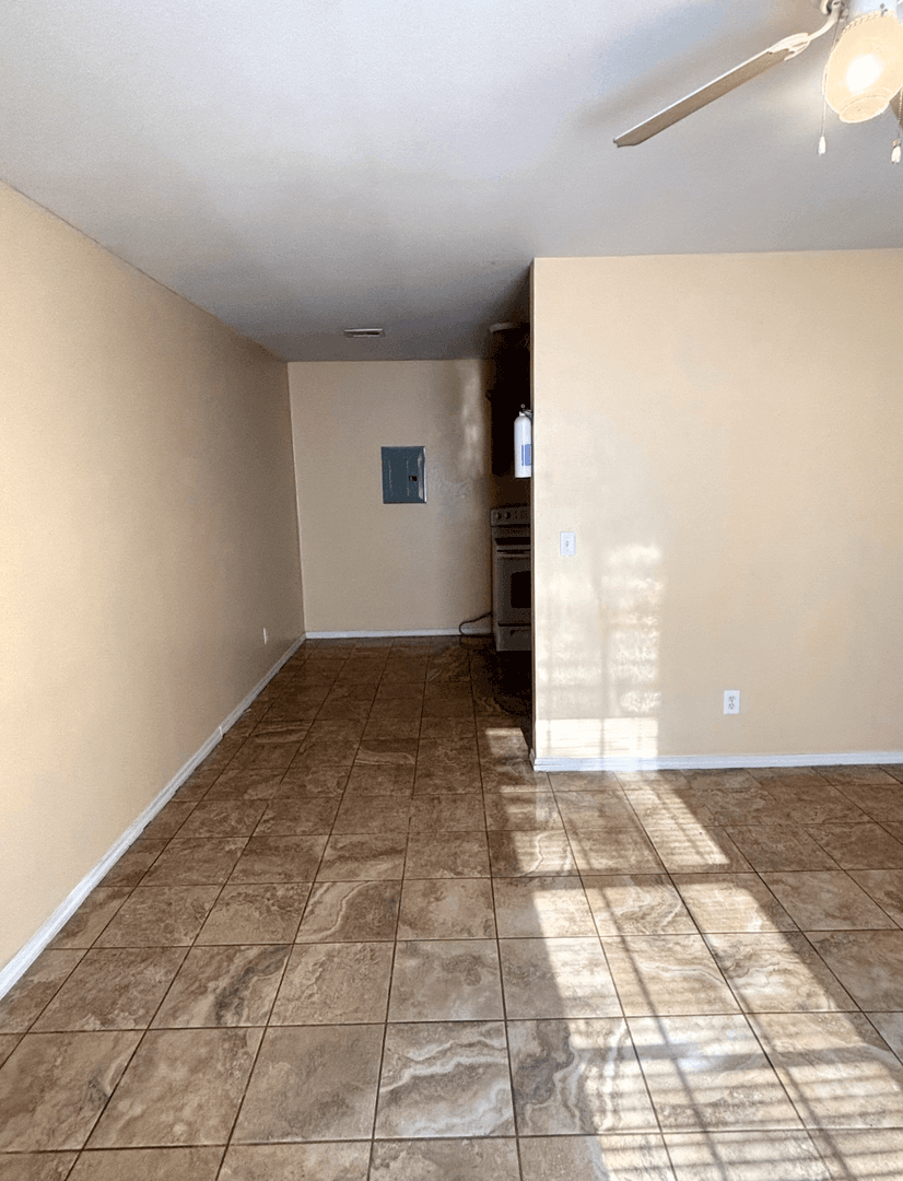Chouteau Apartment: 9356 S 430 Rd