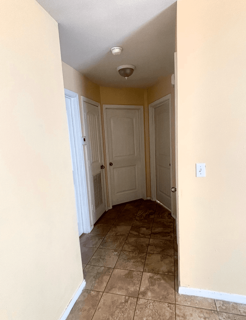 Chouteau Apartment: 9356 S 430 Rd