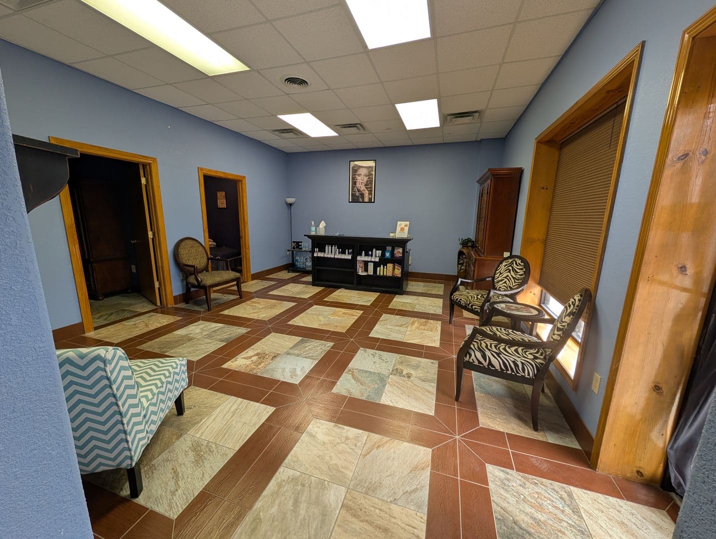 Pryor Apartment: 307 S Adair St