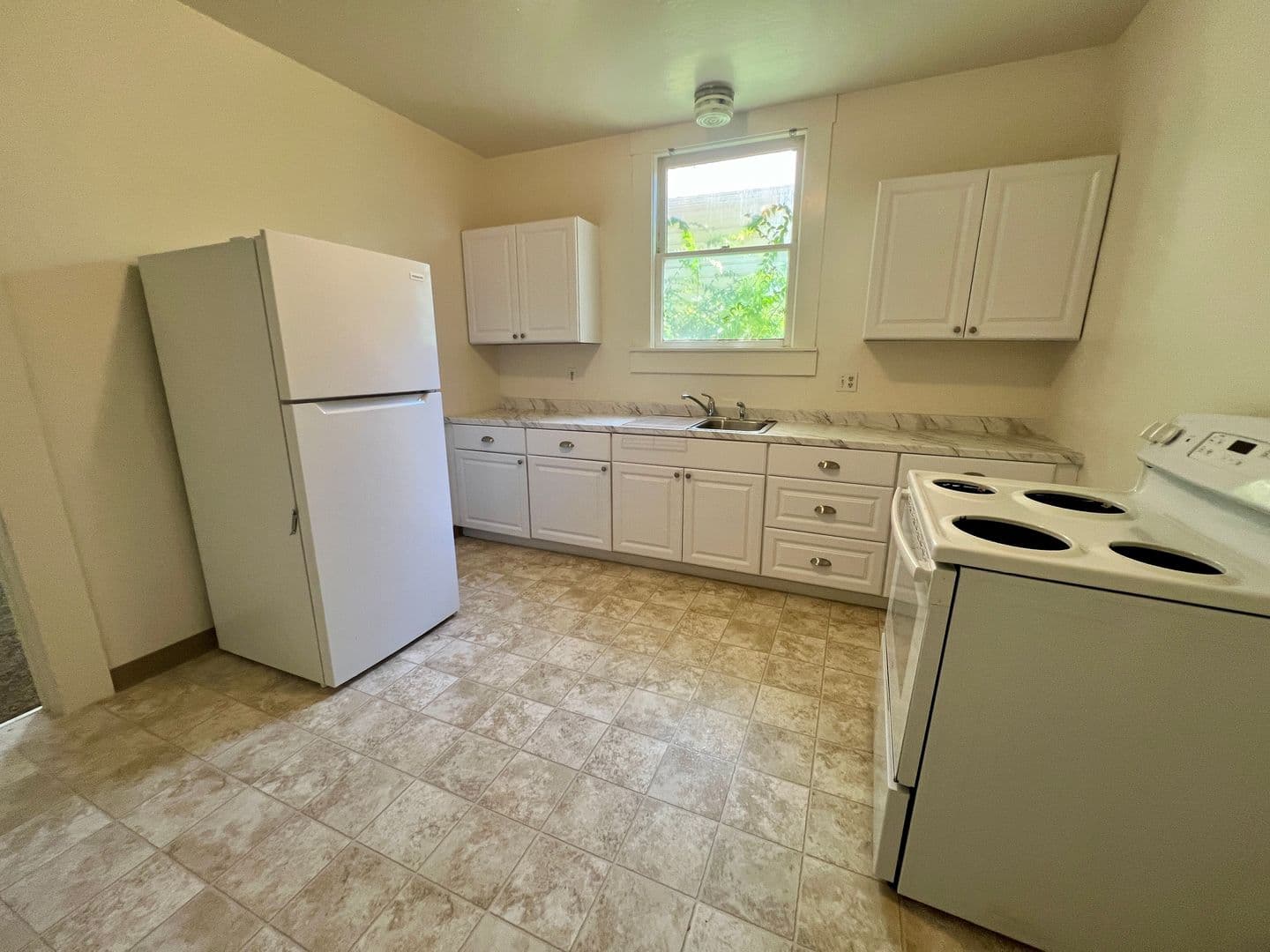 Red Bluff House: 1044 Lincoln St.