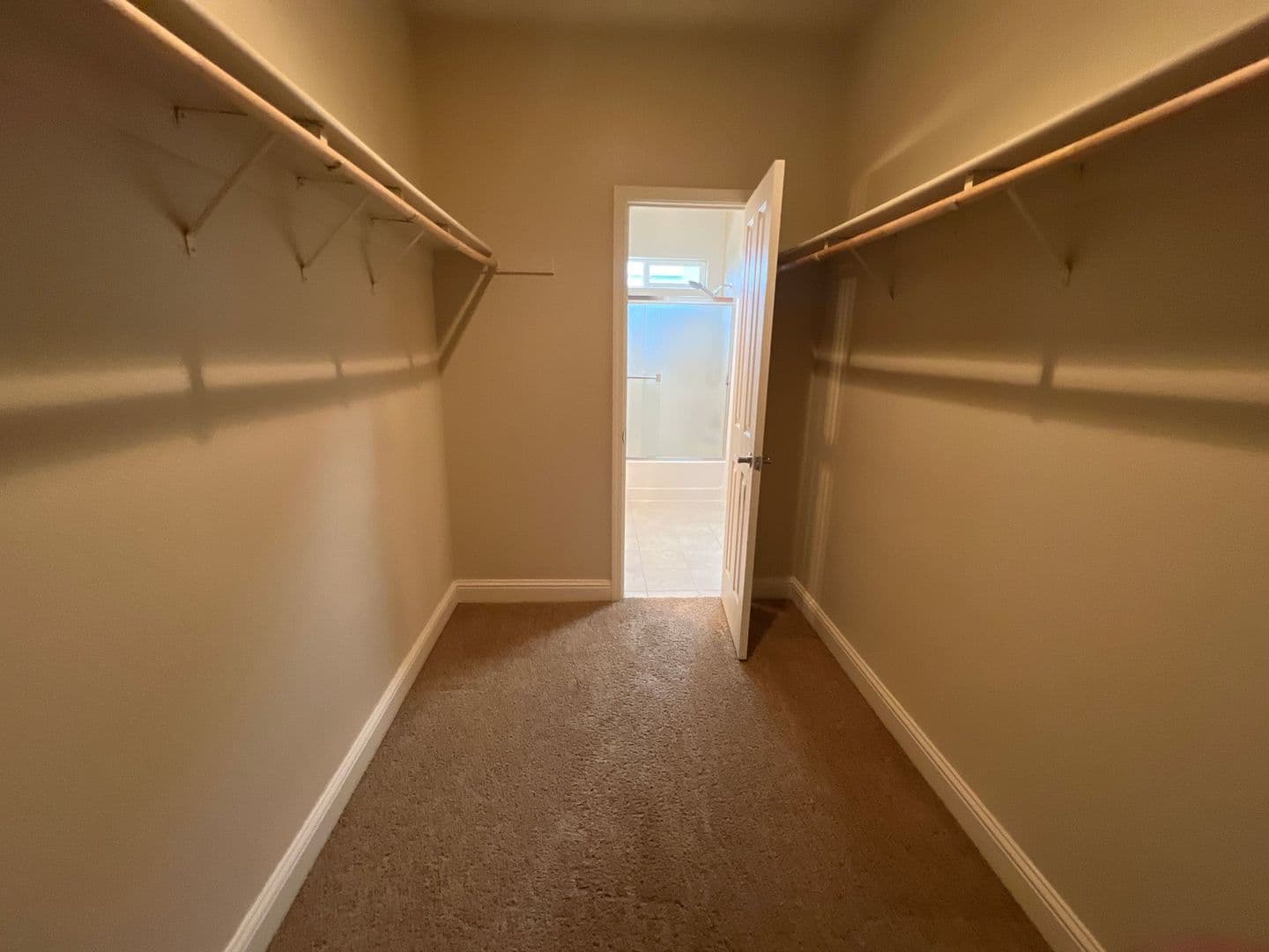 Red Bluff House: 371 James Ave