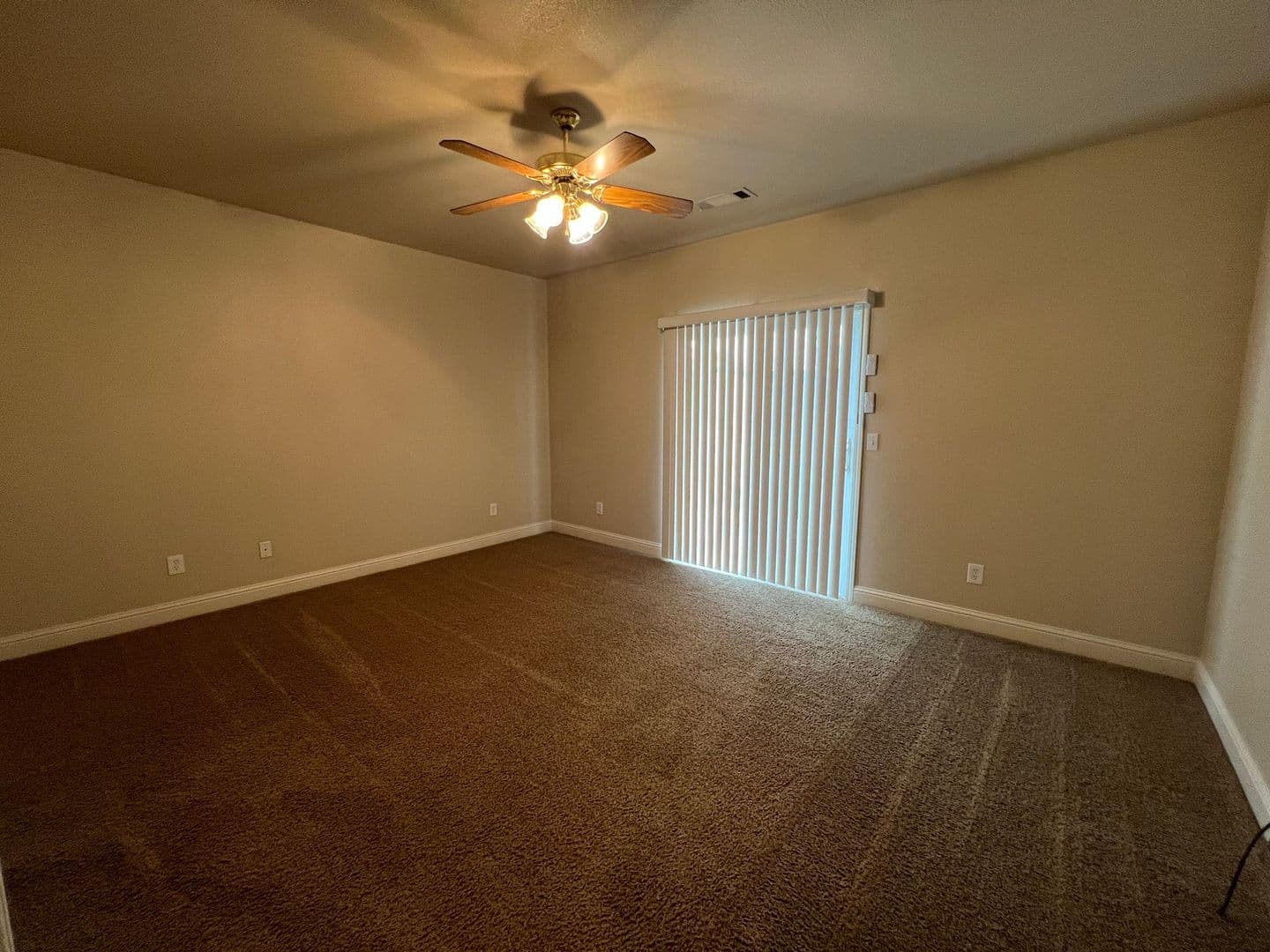 Red Bluff House: 371 James Ave