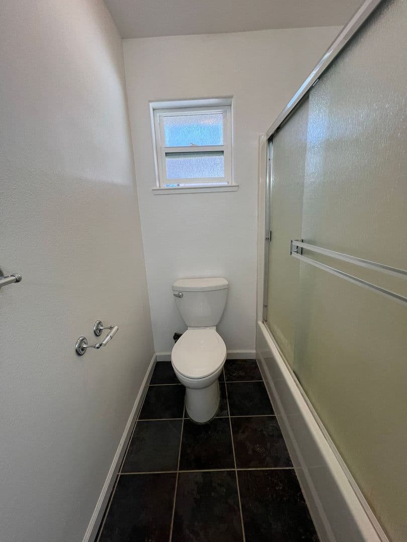 Red Bluff House: 22857 Sanford St