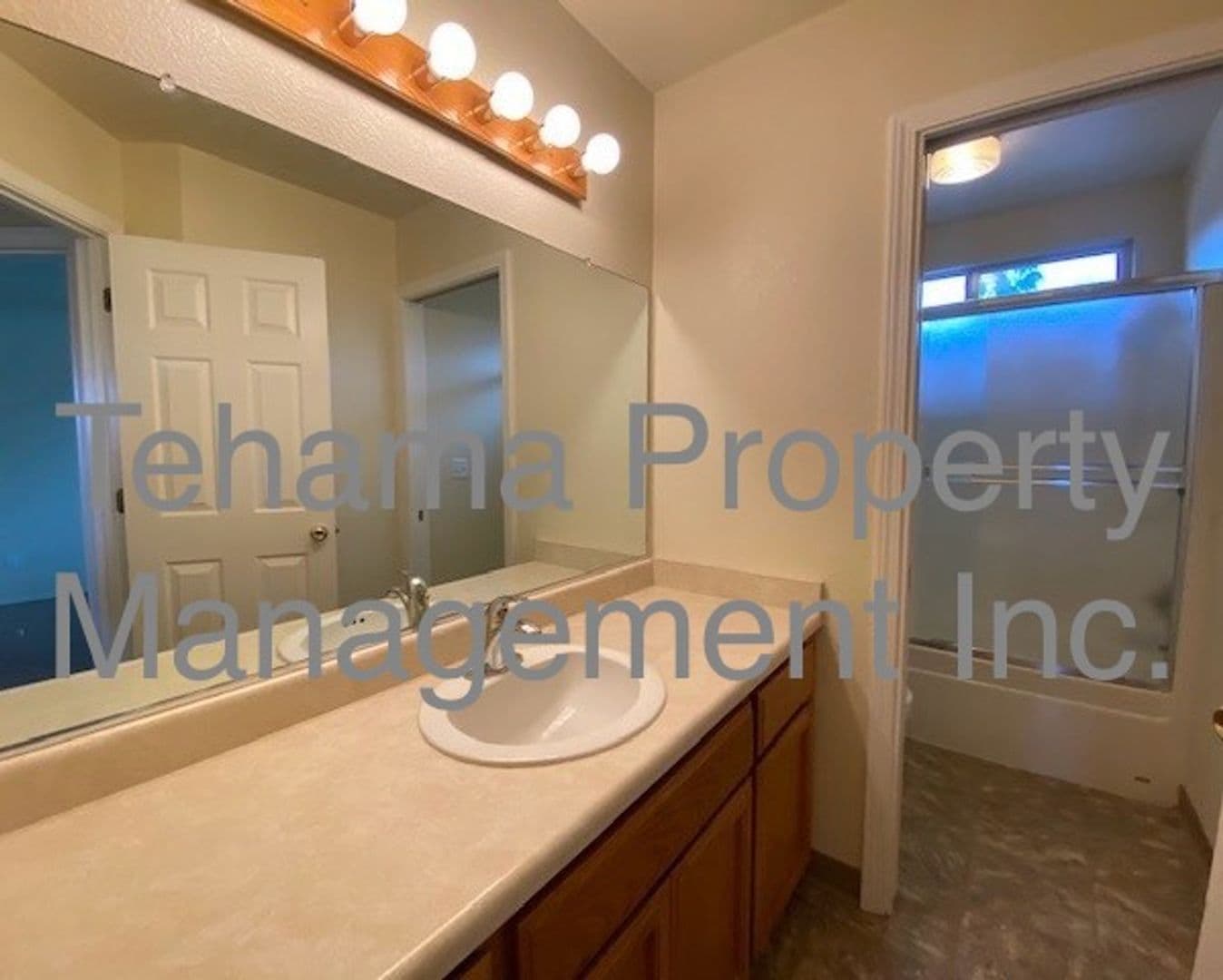 Red Bluff Apartment: 1070 Lakeside Dr.