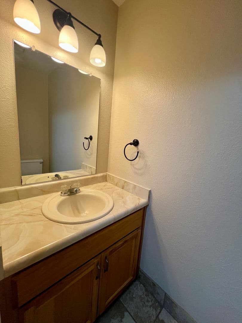 Red Bluff House: 122 Amberidge Dr.