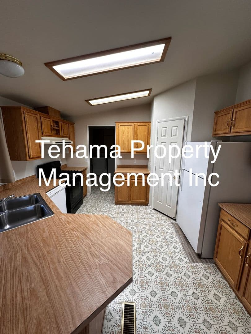 Red Bluff House: 350 Gilmore Rd Spc 101