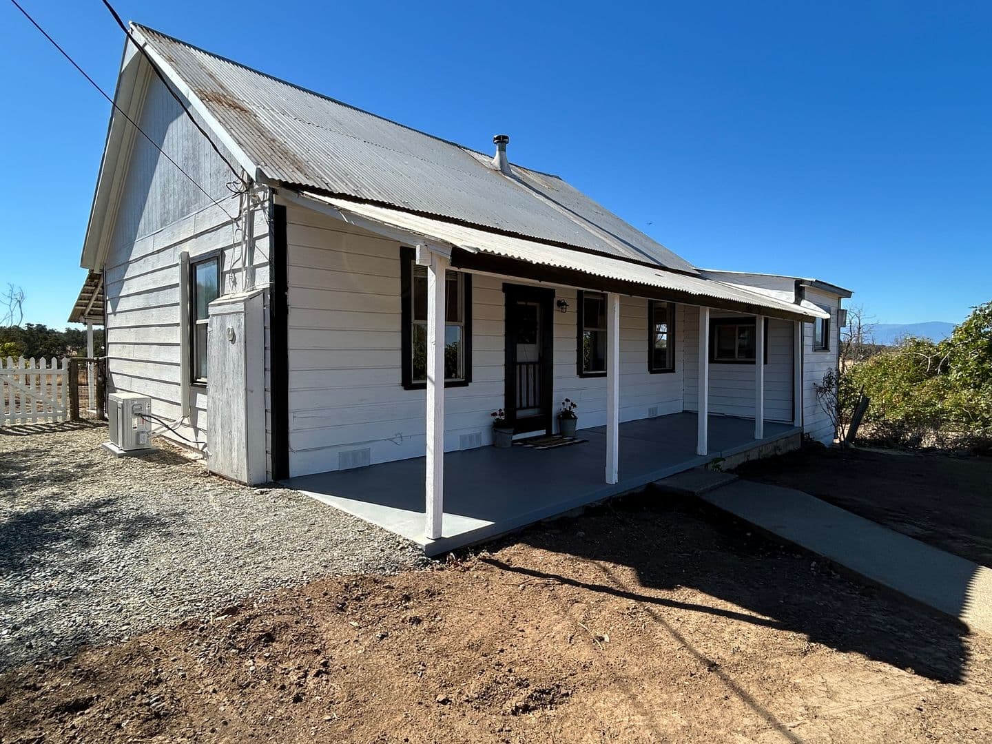 Red Bluff House: 19535 Red Bank Rd