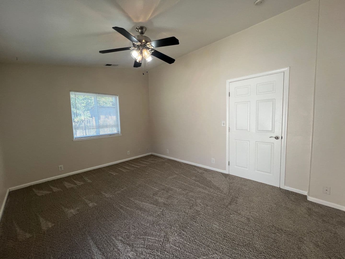 Red Bluff House: 22857 Sanford St