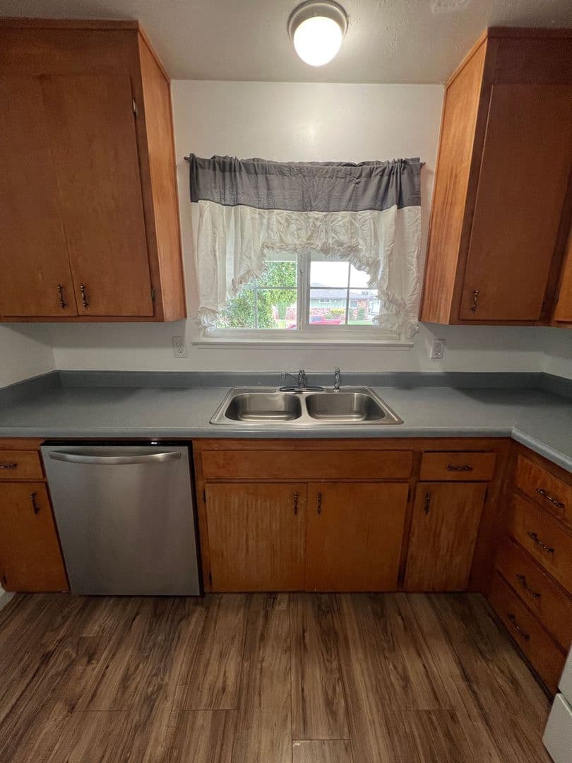 Red Bluff House: 1220 S. Jackson St