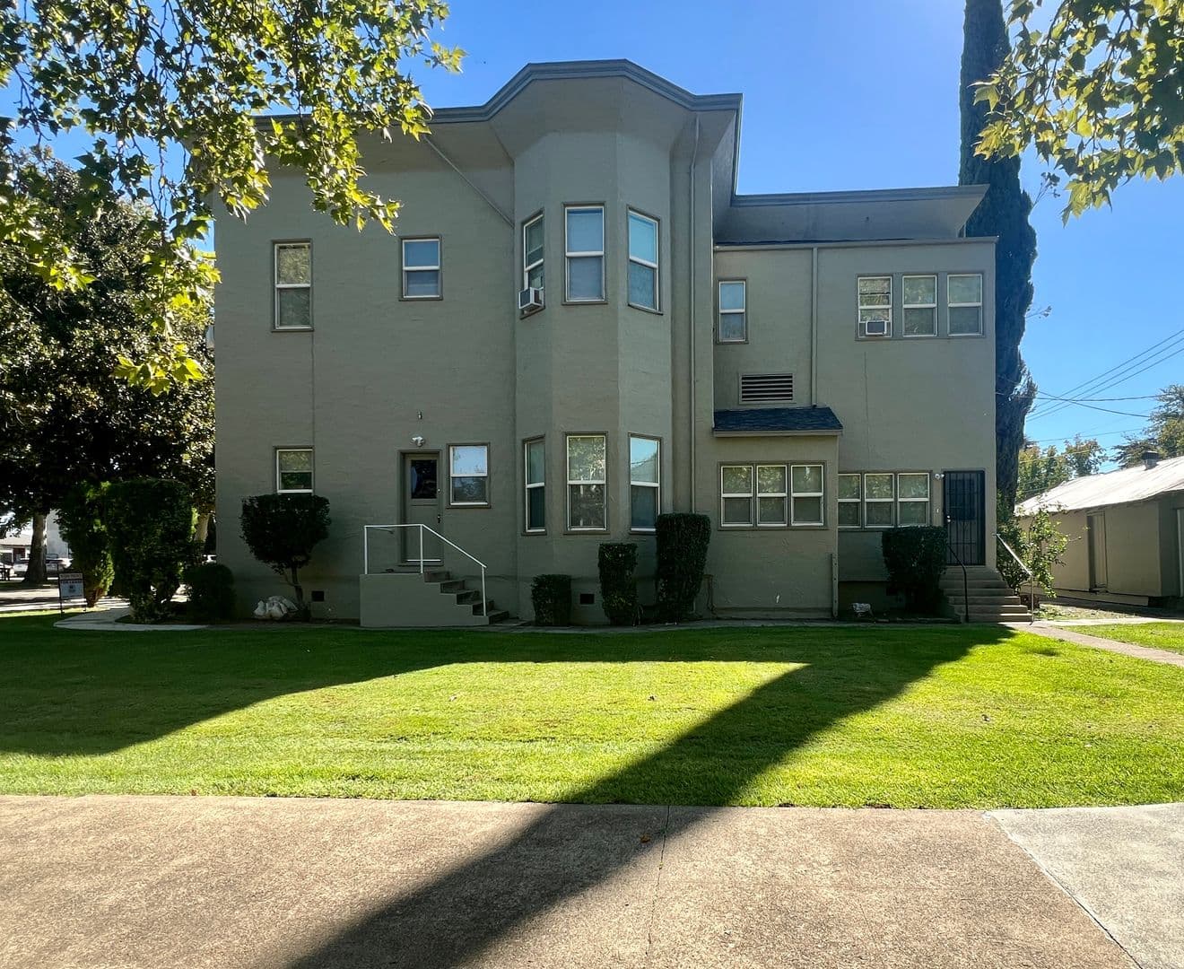 Red Bluff Apartment: 1051 Washington Street