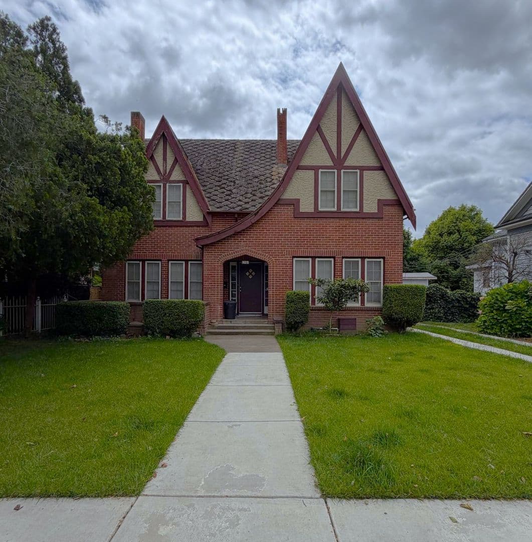 Red Bluff Apartment: 925 Lincoln Street