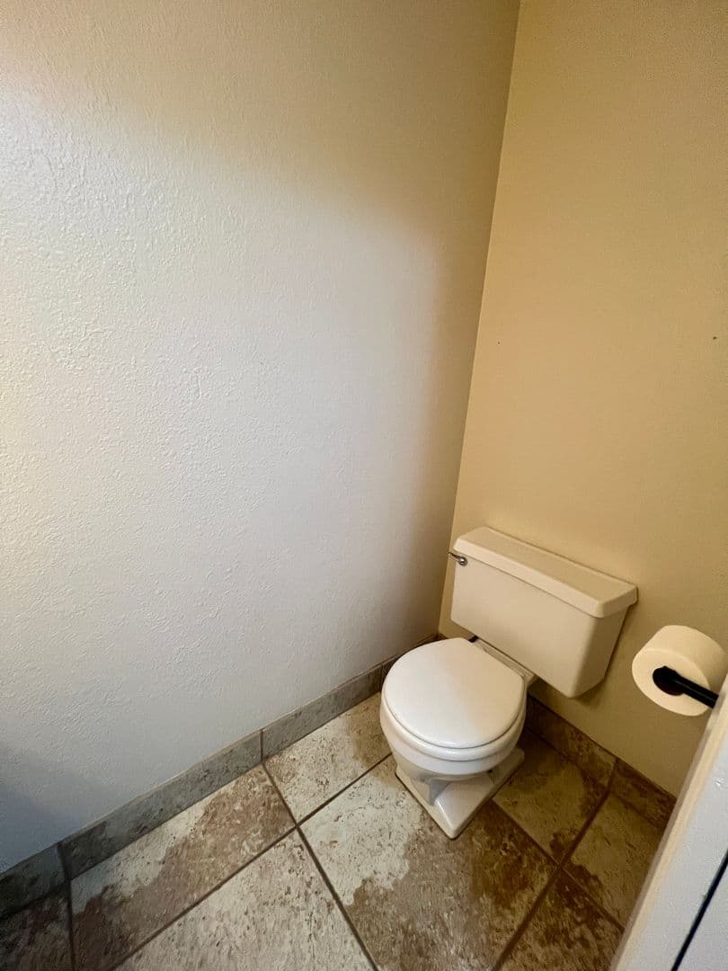 Red Bluff House: 122 Amberidge Dr.