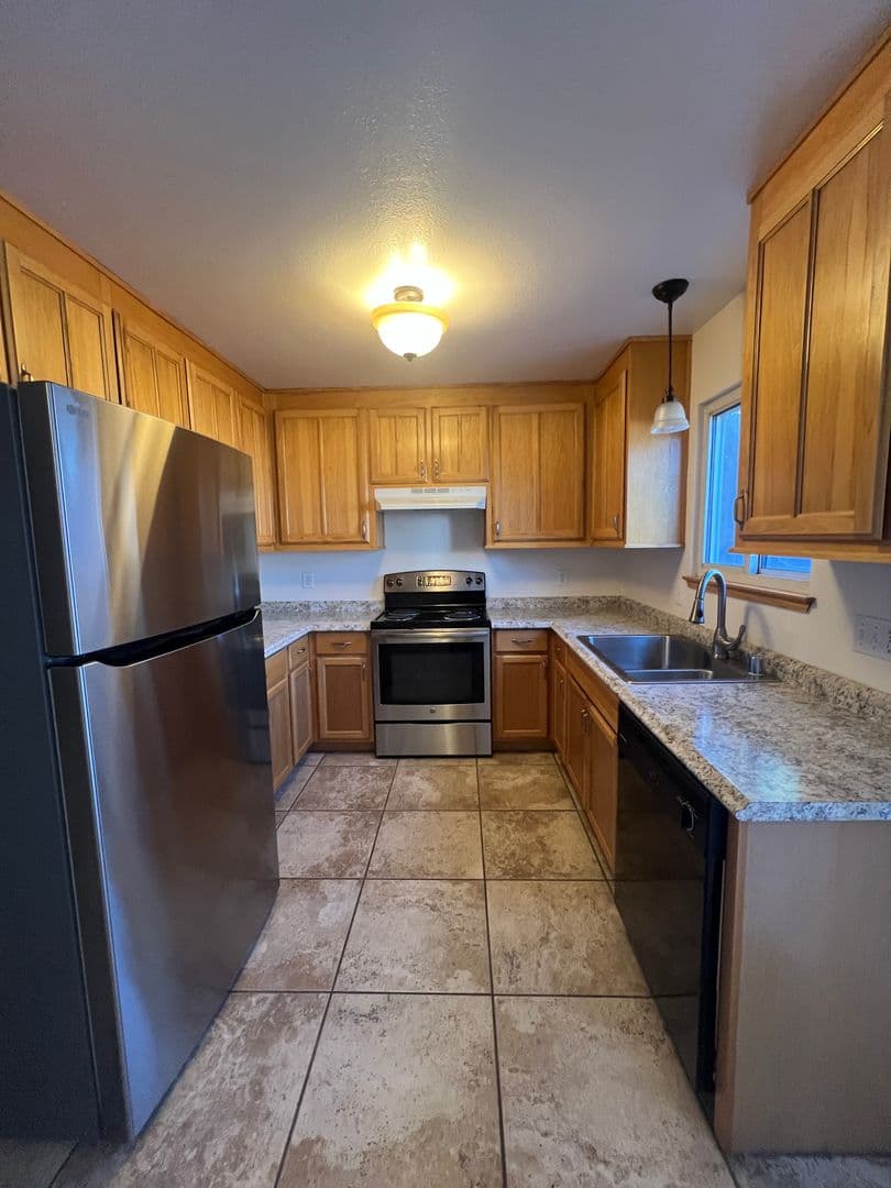 Red Bluff House: 122 Amberidge Dr.