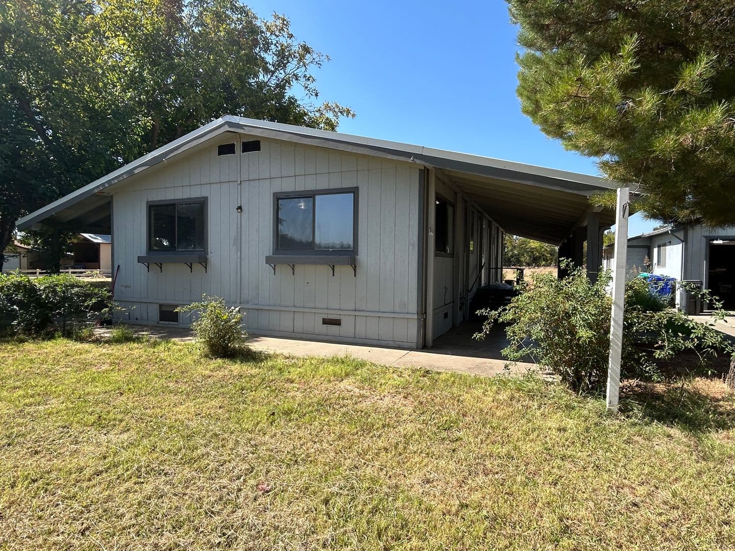 Red Bluff House: 12005 Craig Ave.