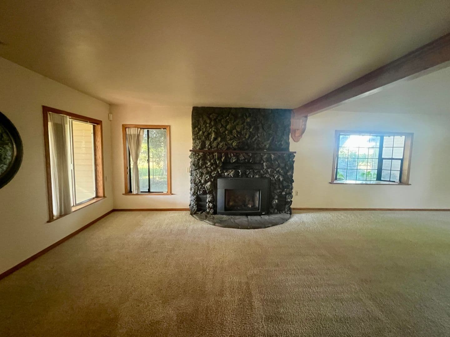 Los Molinos House: 11015 Schafer Ave