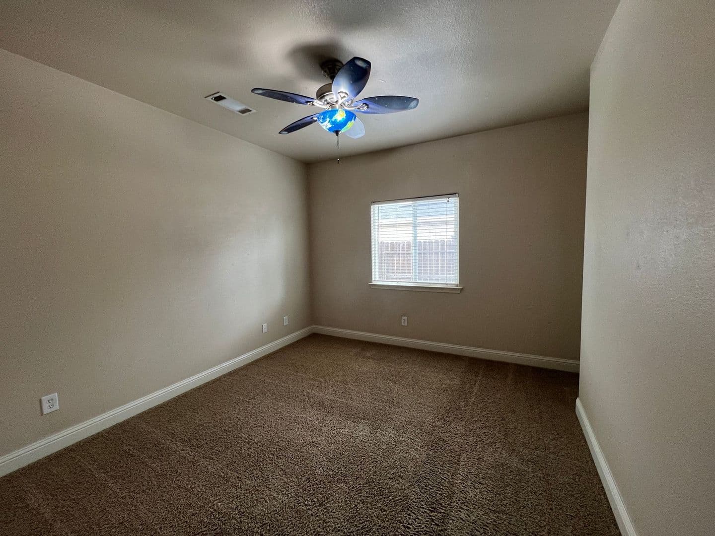 Red Bluff House: 371 James Ave