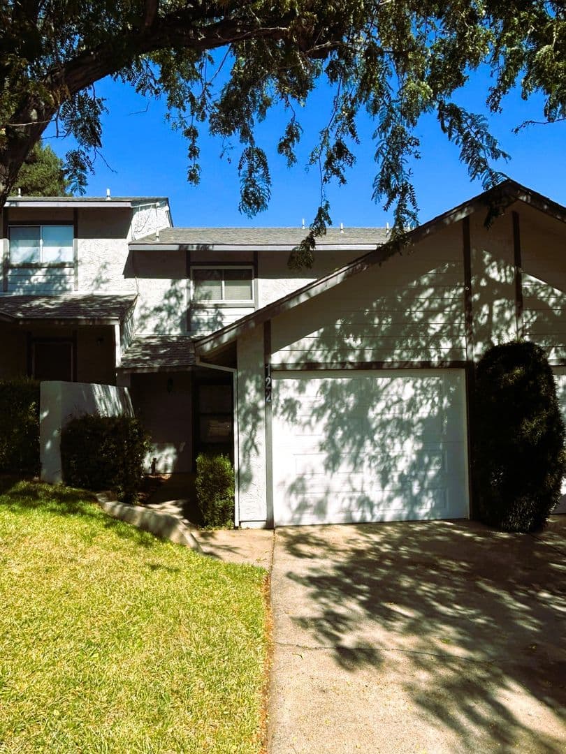 Red Bluff House: 122 Amberidge Dr.