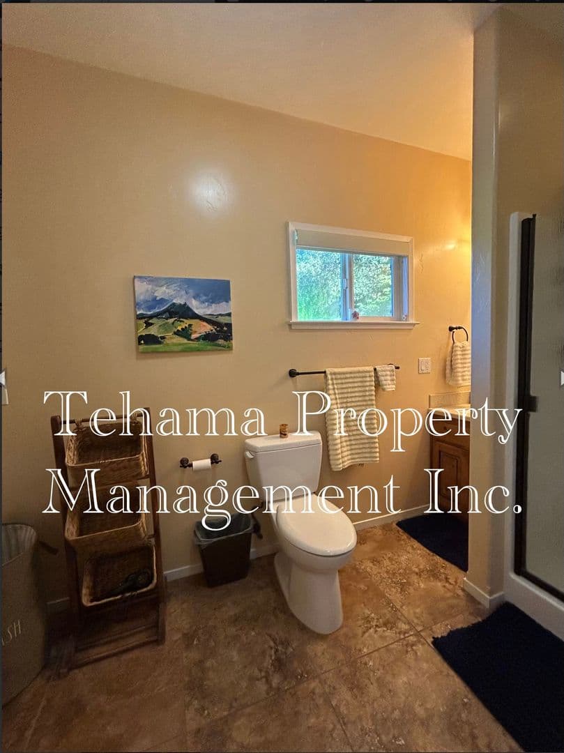 Red Bluff House: 14807 Hilltop Drive