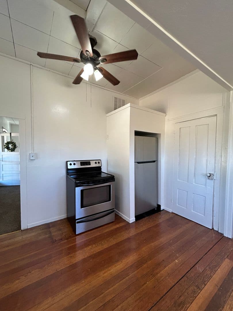 Red Bluff House: 19535 Red Bank Rd