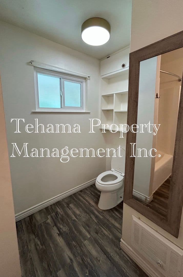 Los Molinos House: 25070 Tehama Vina Rd