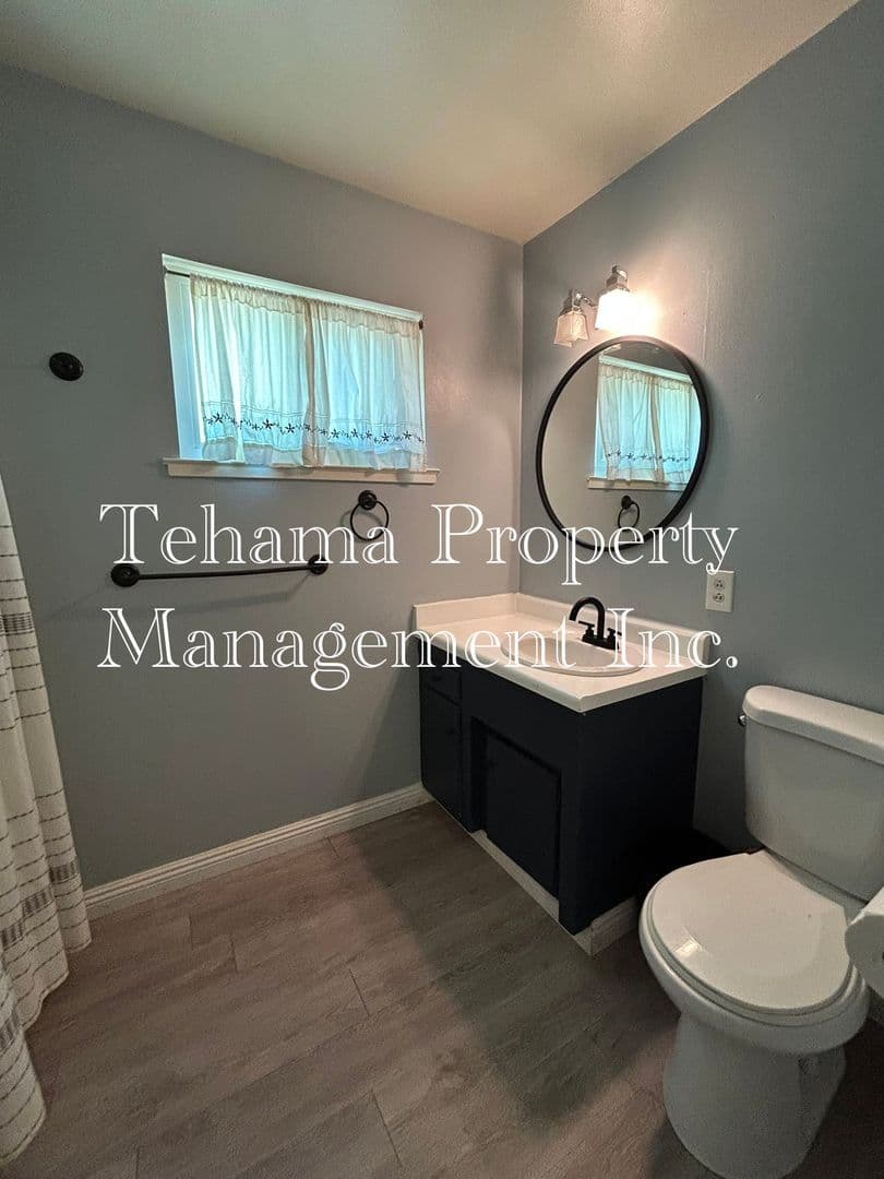 Los Molinos House: 25070 Tehama Vina Rd