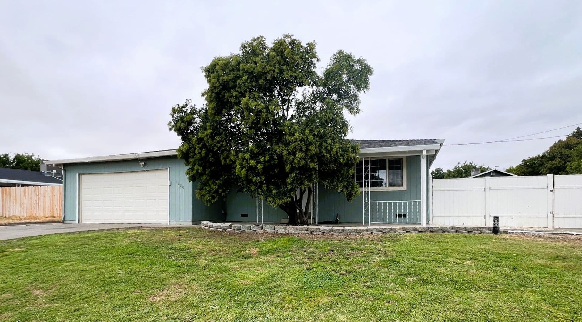 Red Bluff House: 1220 S. Jackson St