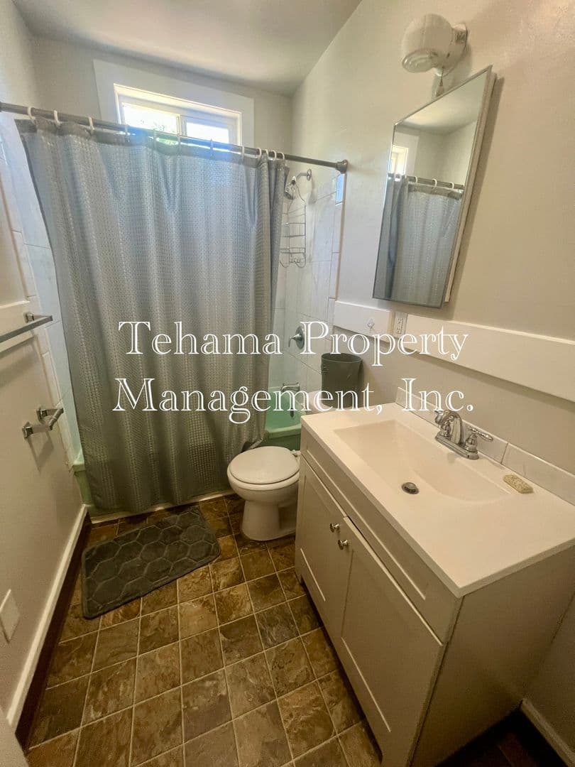 Red Bluff Apartment: 1051 Washington Street