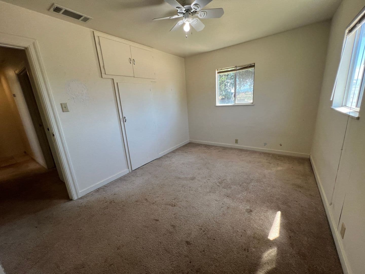 Red Bluff House: 11914 Rawson Rd