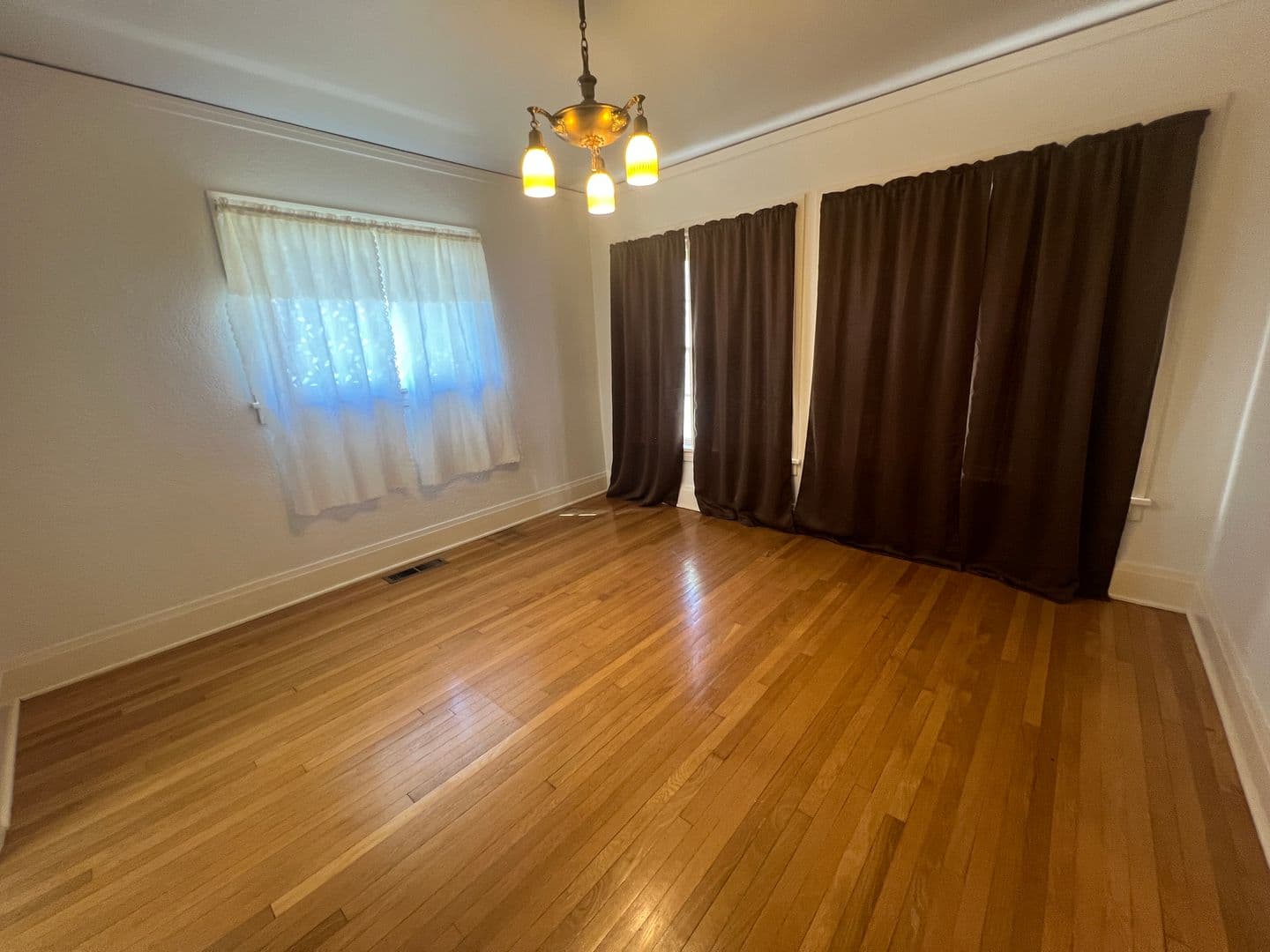 Red Bluff Apartment: 925 Lincoln Street