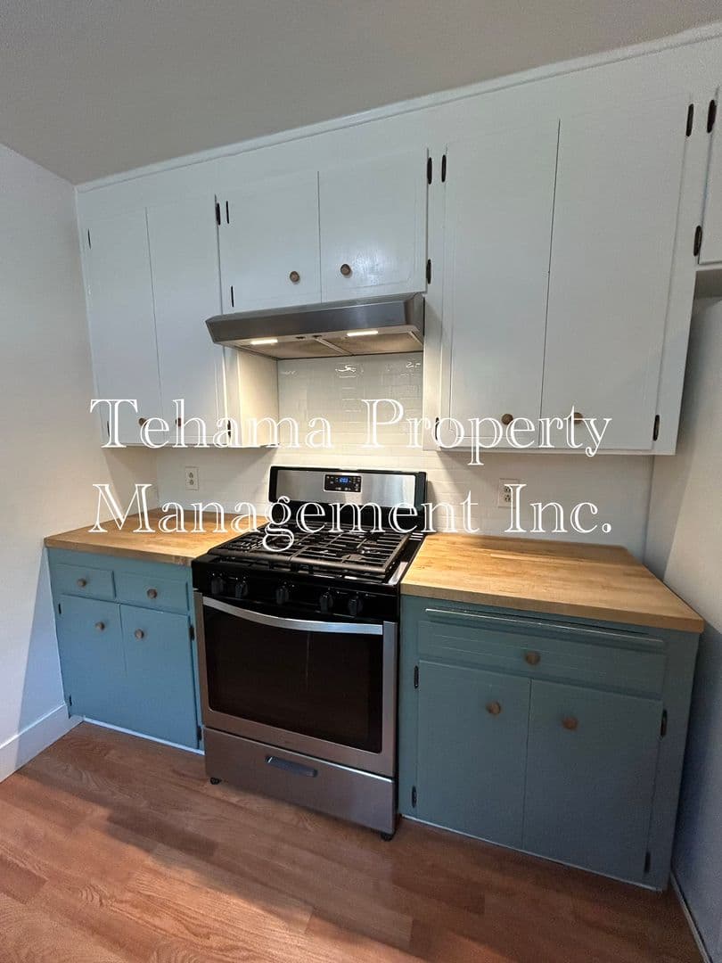 Los Molinos House: 25070 Tehama Vina Rd