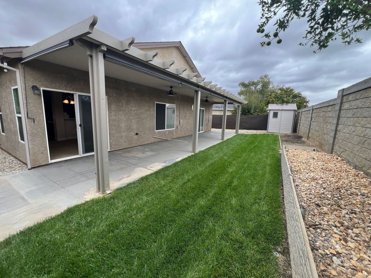 Red Bluff House: 371 James Ave