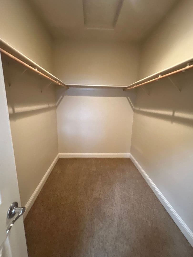 Red Bluff House: 371 James Ave