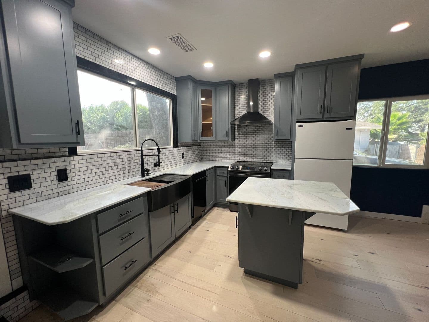 Red Bluff House: 240 1/2 Beverly Ave
