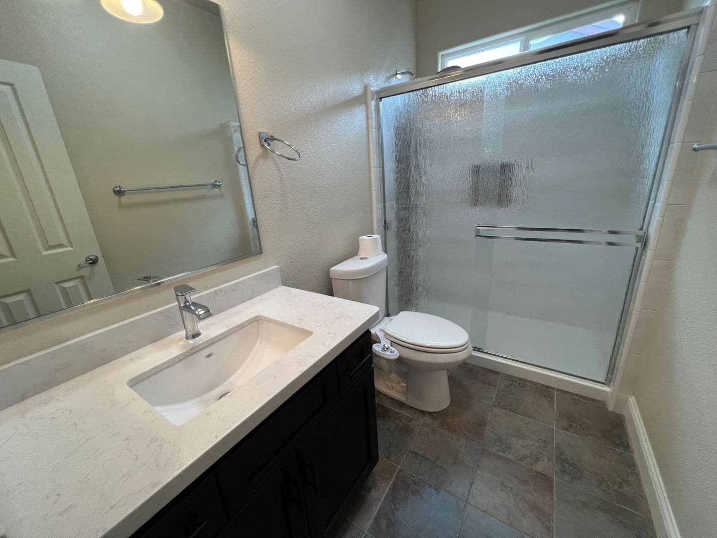 Red Bluff House: 371 James Ave