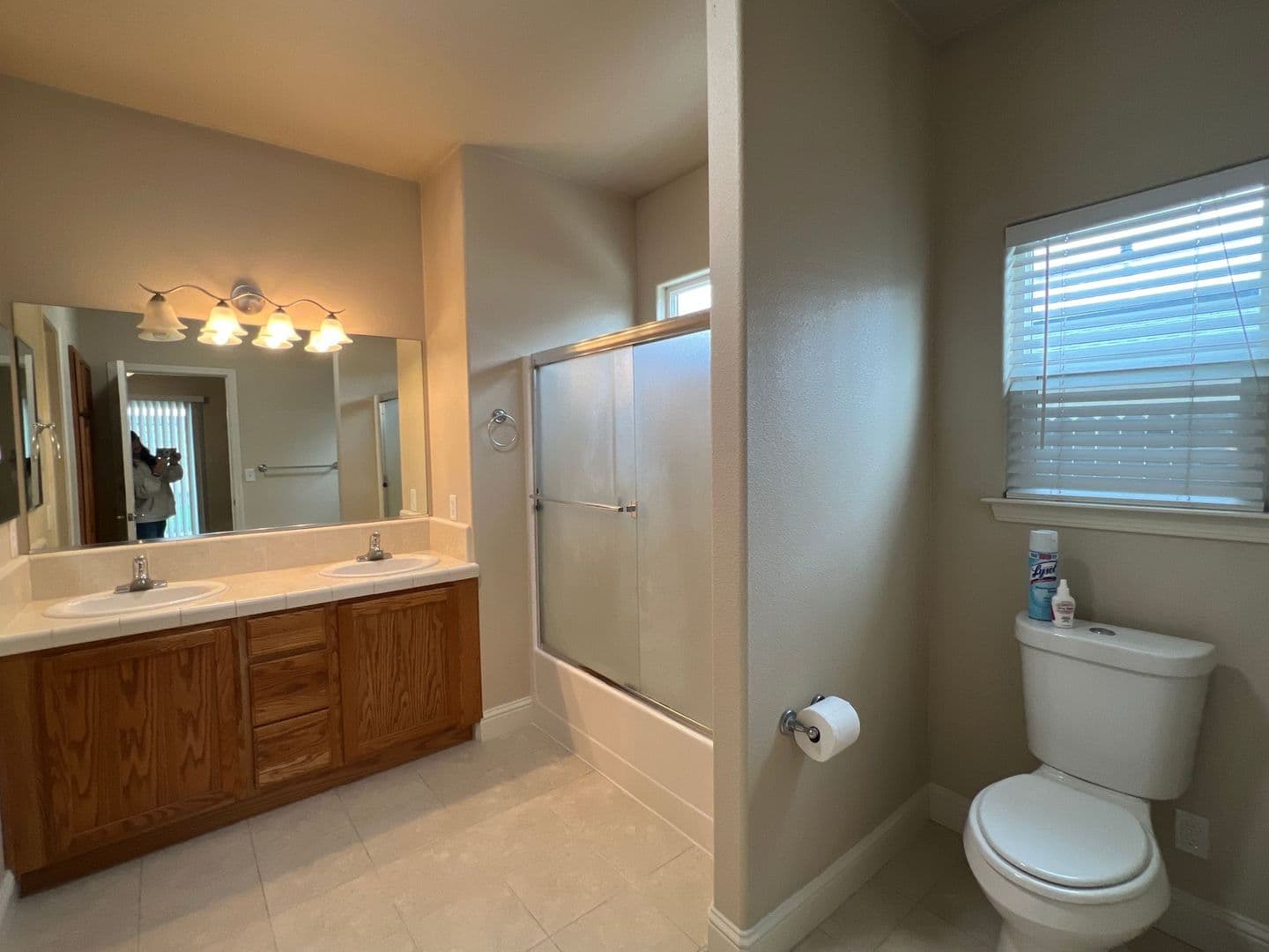 Red Bluff House: 371 James Ave