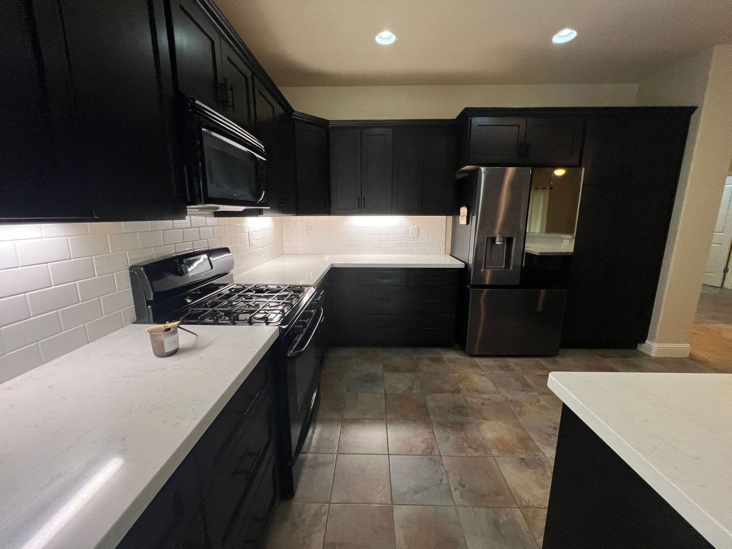 Red Bluff House: 371 James Ave