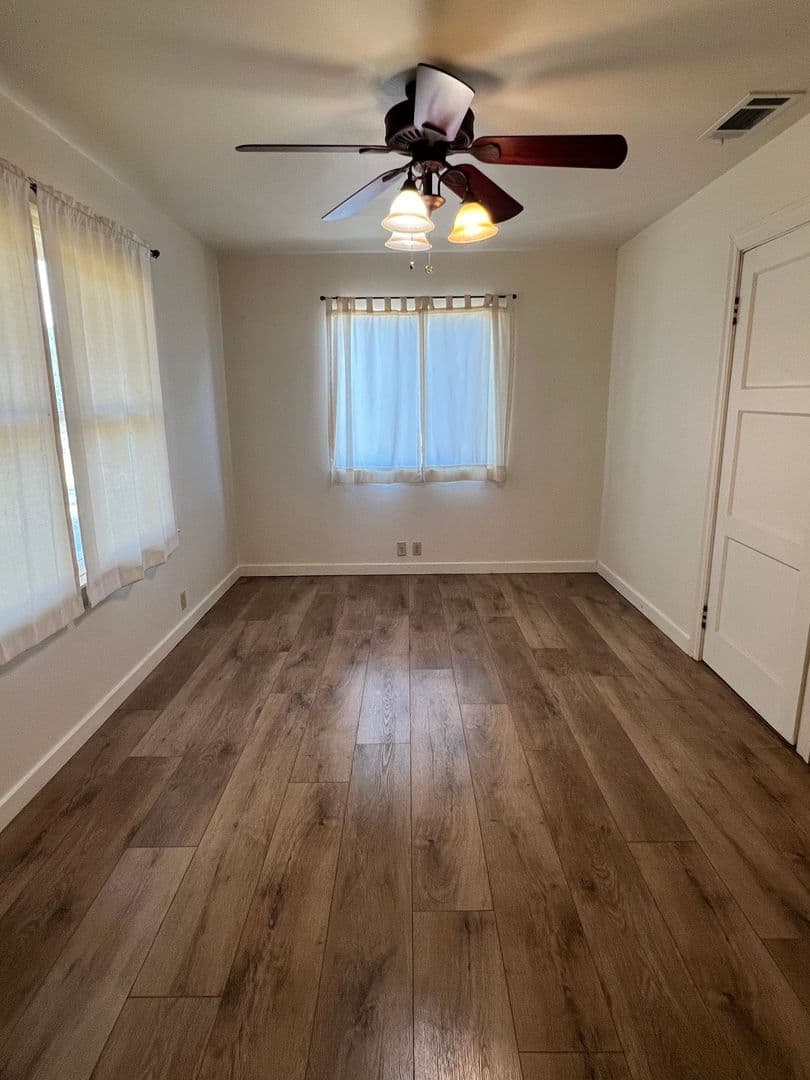 Red Bluff House: 11914 Rawson Rd