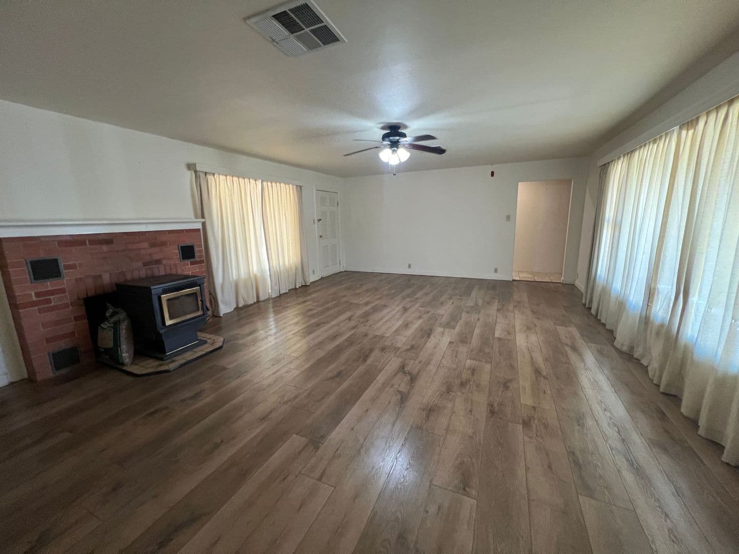 Red Bluff House: 11914 Rawson Rd